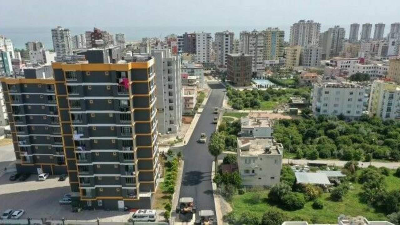 Mersin’de yol yapım ve bakım çalışmaları devam ediyor