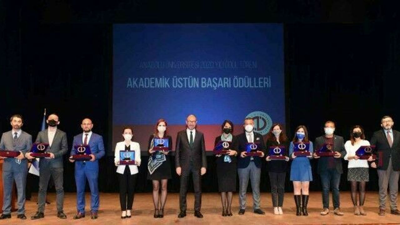 Anadolu Üniversitesi Akademik Performans Ödülleri sahiplerini buldu