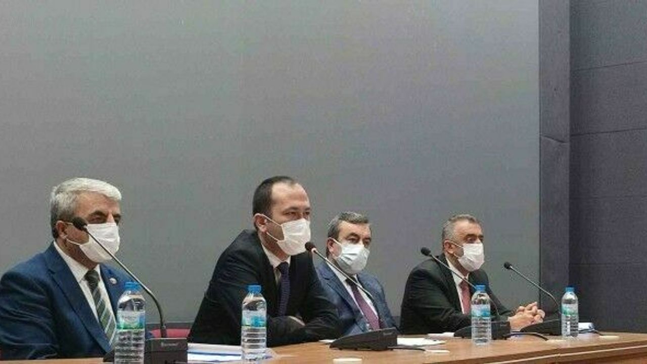 Akdağmadeni Kaymakamı Topuz, “Önceliği alt yapı ve içme suyuna verdik”