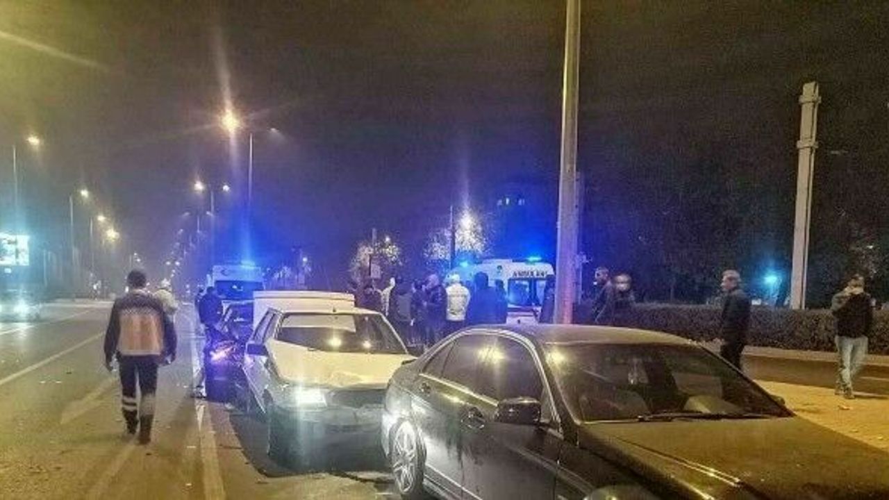 Kayseri’de 5 araçlı zincirleme trafik kazası: 3 yaralı