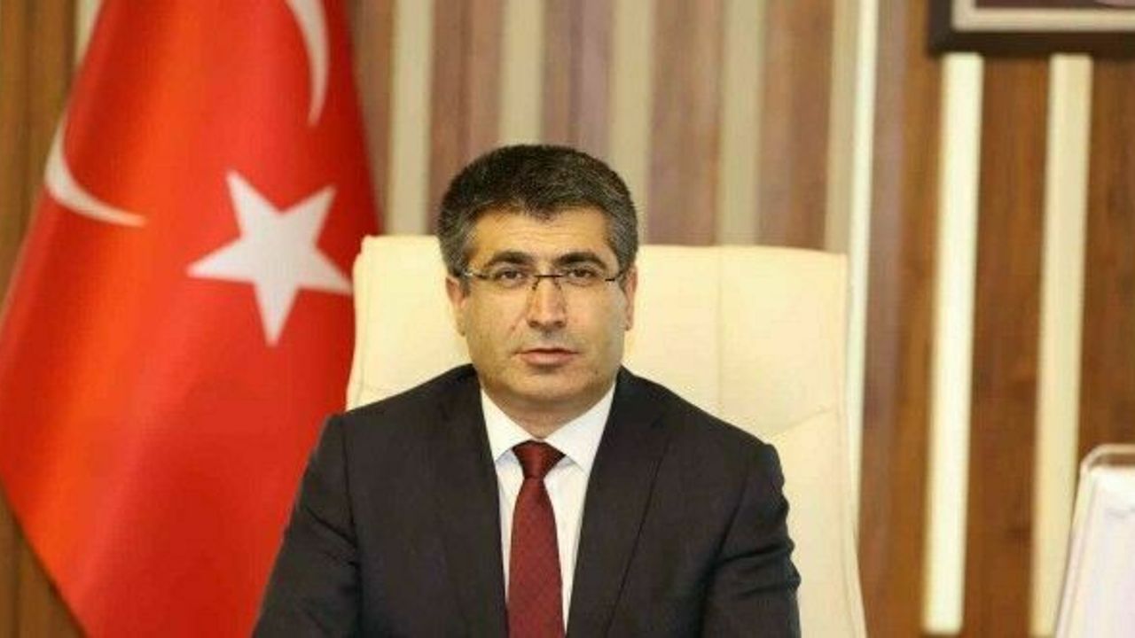 Vali Becel: "Öğretmenlerimiz, gelişmiş ve aydınlık bir Türkiye hedefine ulaşmamızda en büyük güvencemizdir"