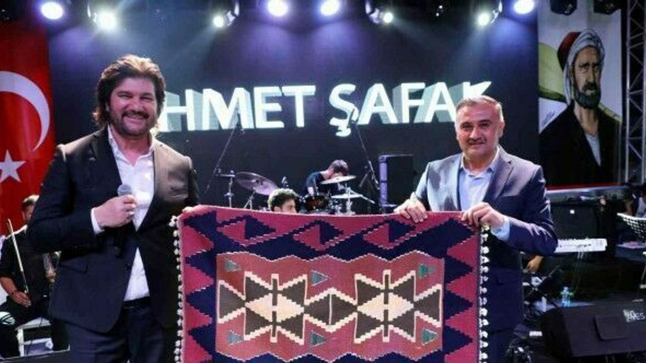 38. Aşık Seyrani Kültür ve Sanat Festivali’nde Ahmet Şafak Coşkusu
