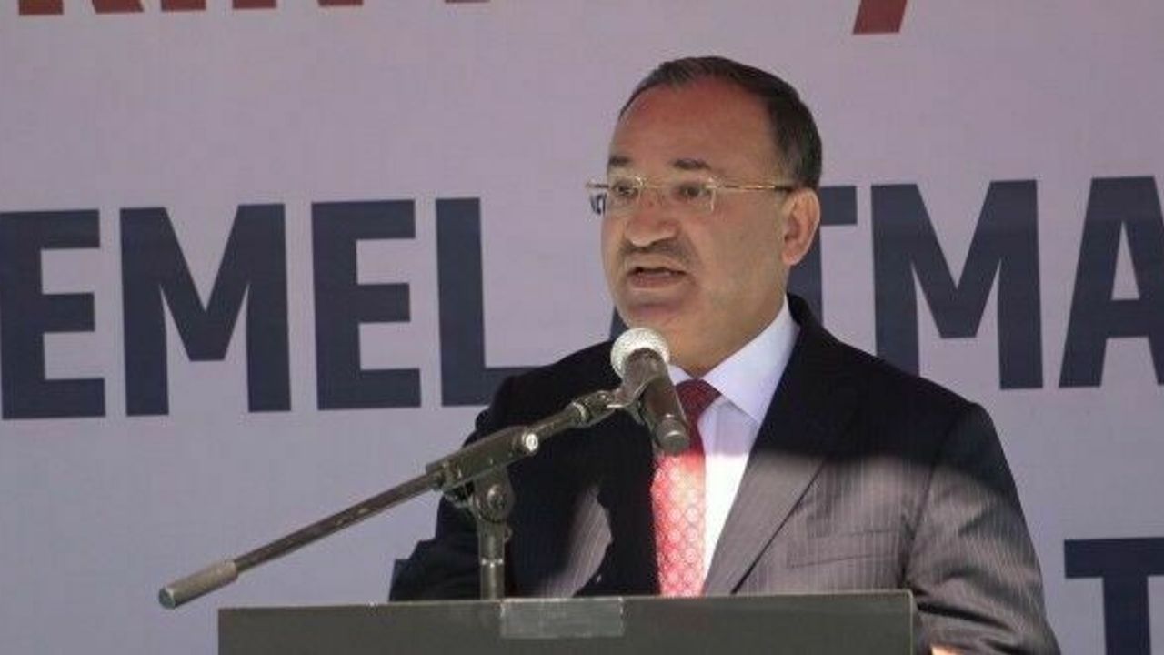 Adalet Bakanı Bozdağ: “Türk milleti vicdan terazisinde tartacak, bir kez daha mahkum edecektir”