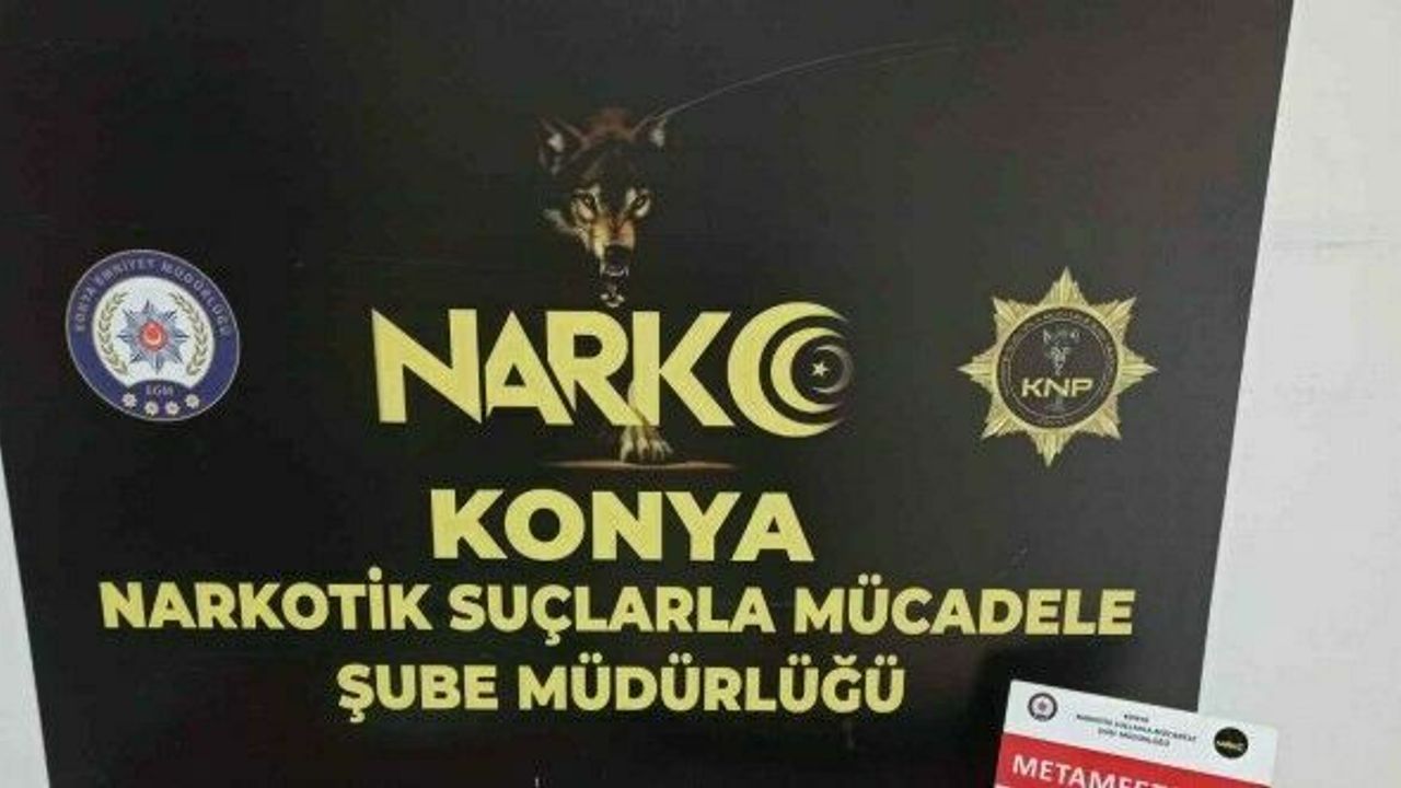 Çamurluk davlumbazında hortuma gizlenmiş uyuşturucu polisin dikkatinden kaçmadı