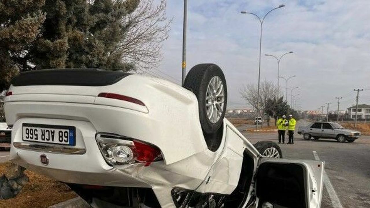 Aksaray’da 3 aracın karıştığı kazada 5 kişi yaralandı