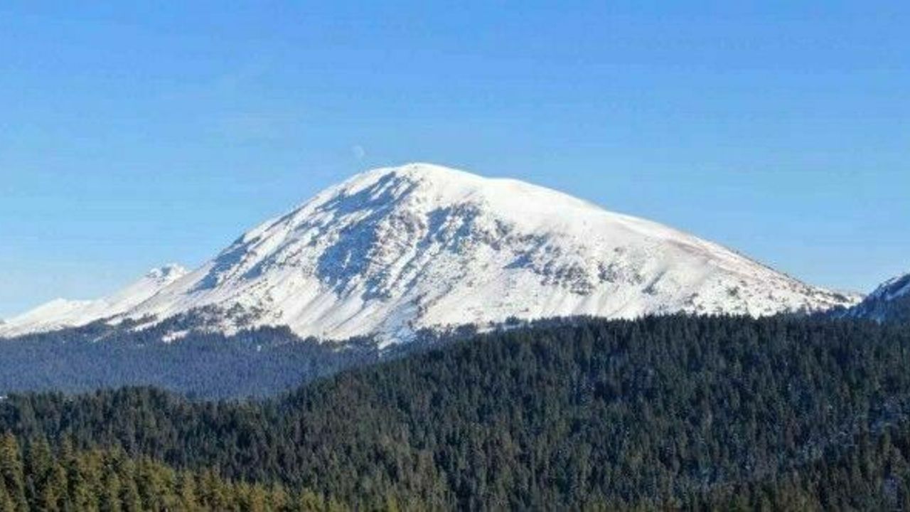 Beyaz örtüyle kaplanan Ilgaz Dağı’nda mest eden kar manzarası
