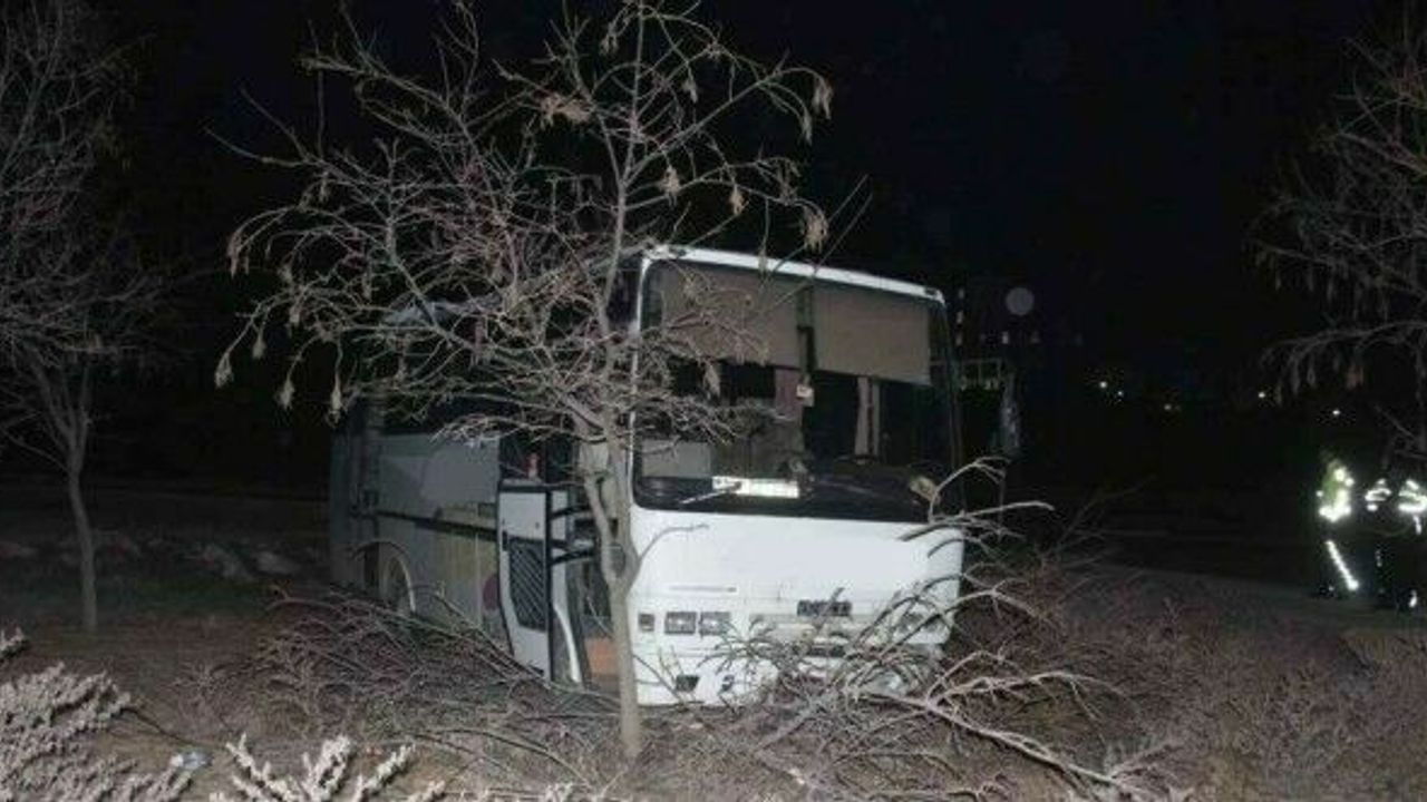 İşçi midibüsü şarampole sürüklendi: 7 yaralı