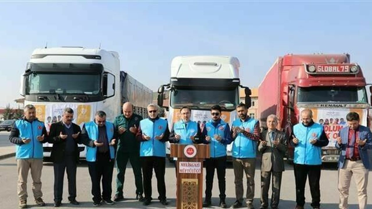 Kayseri’den Suriye’ye yardımlar sürüyor: 7 yılda 737 tır yardım malzemesi gönderildi