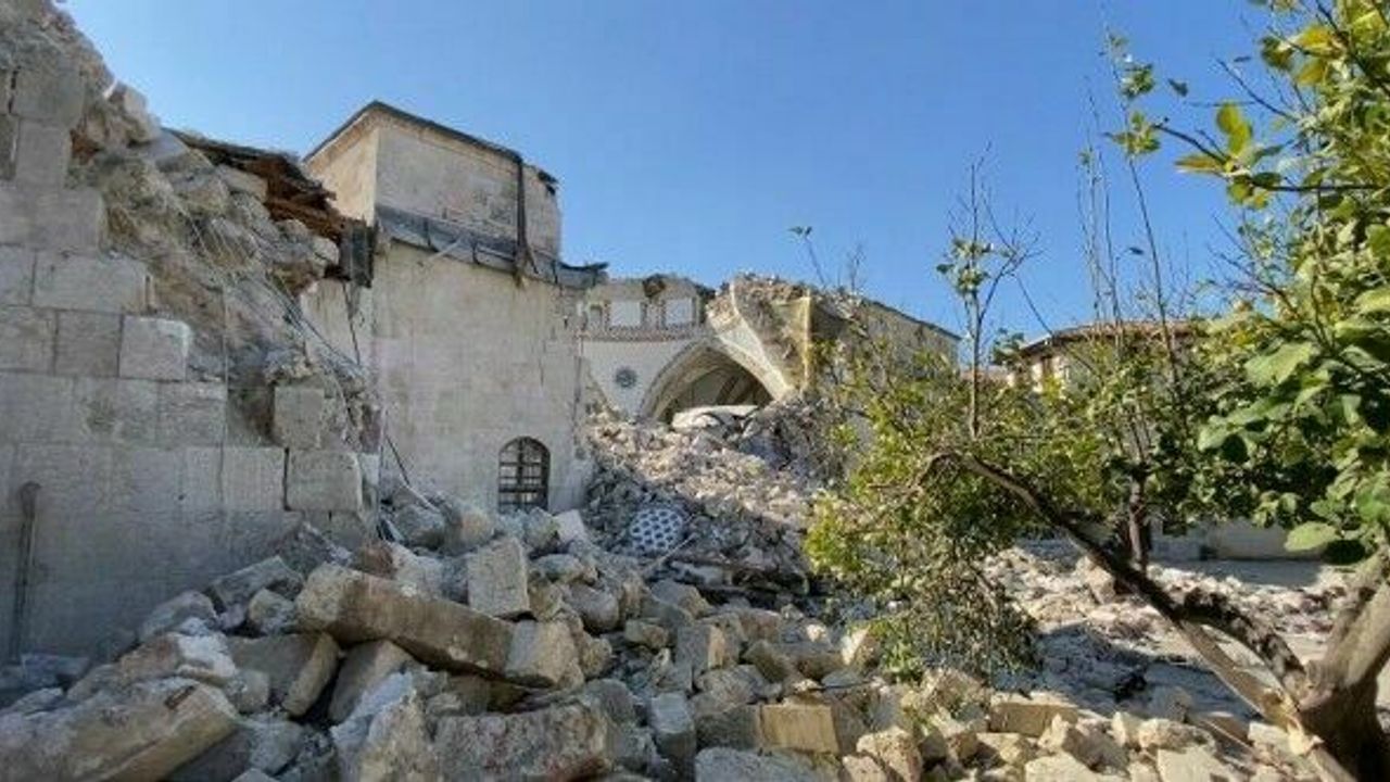 1400 yıllık camide ilk kez cuma namazı kılınamadı