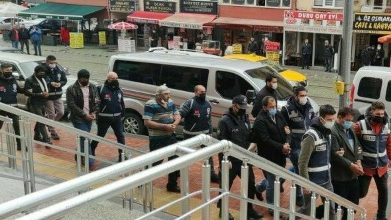 Cinayet işlenmiş evler kundaklanmıştı, 4 sanıktan biri tahliye edildi