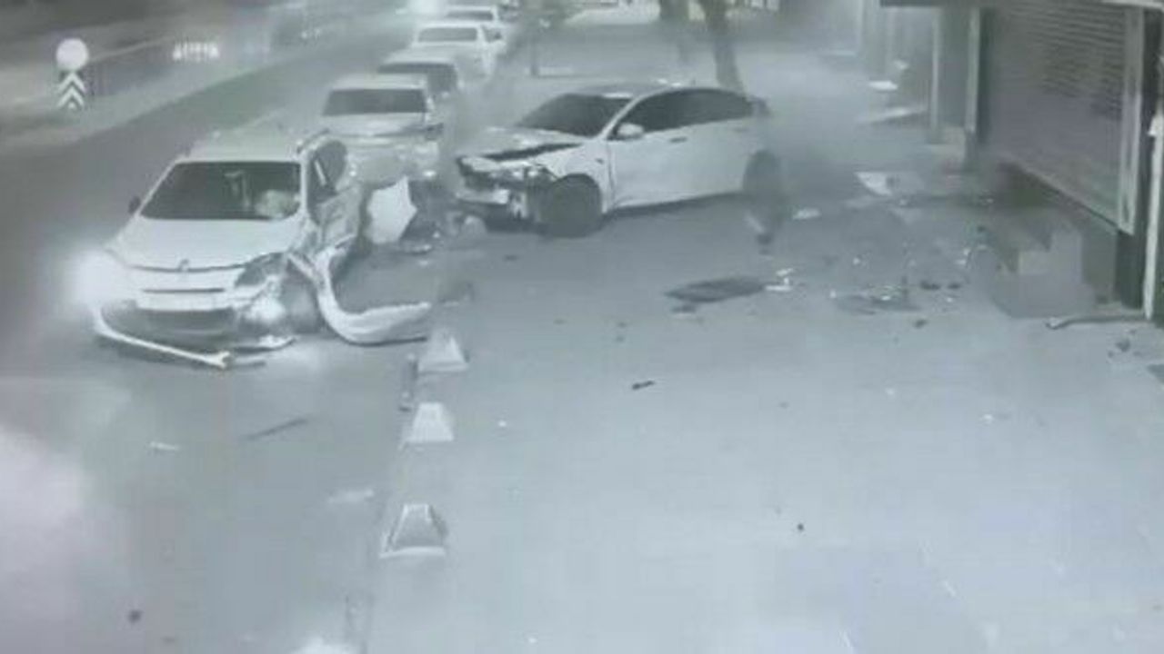 Sultangazi’de çarptığı aracı kaldırıma fırlatıp onun yerine park etti