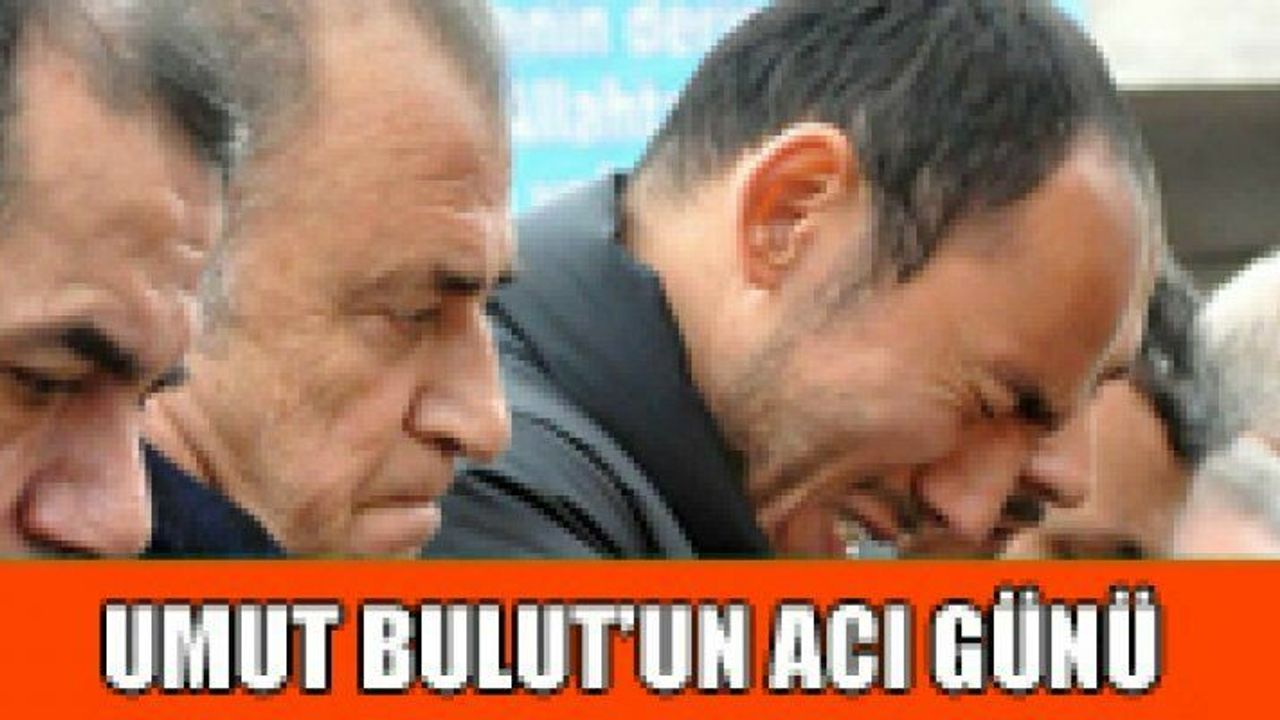 Galatasaraylı futbolcu Umut Bulut'un babası Kemal Bulut son yolculuğuna uğurlandı.