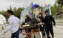 Konya’da motosiklet ile hafif ticari araç çarpıştı: 2 yaralı