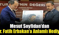 Mesut Soyfidan’dan Dr. Fatih Erbakan’a Anlamlı Hediye