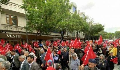 AK Parti Konya teşkilatından seçim öncesi yürüyüş