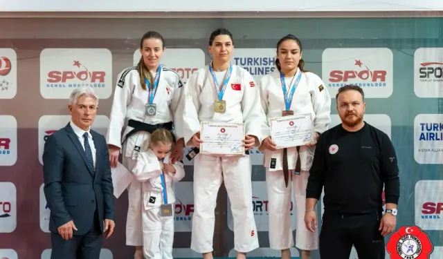 Karamanlı Zeynep Çelik'ten Türkiye Şampiyonluğu