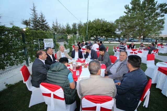ESKİ MİLLİ GÖRÜŞÇÜLER YEMEKTE BULUŞTU